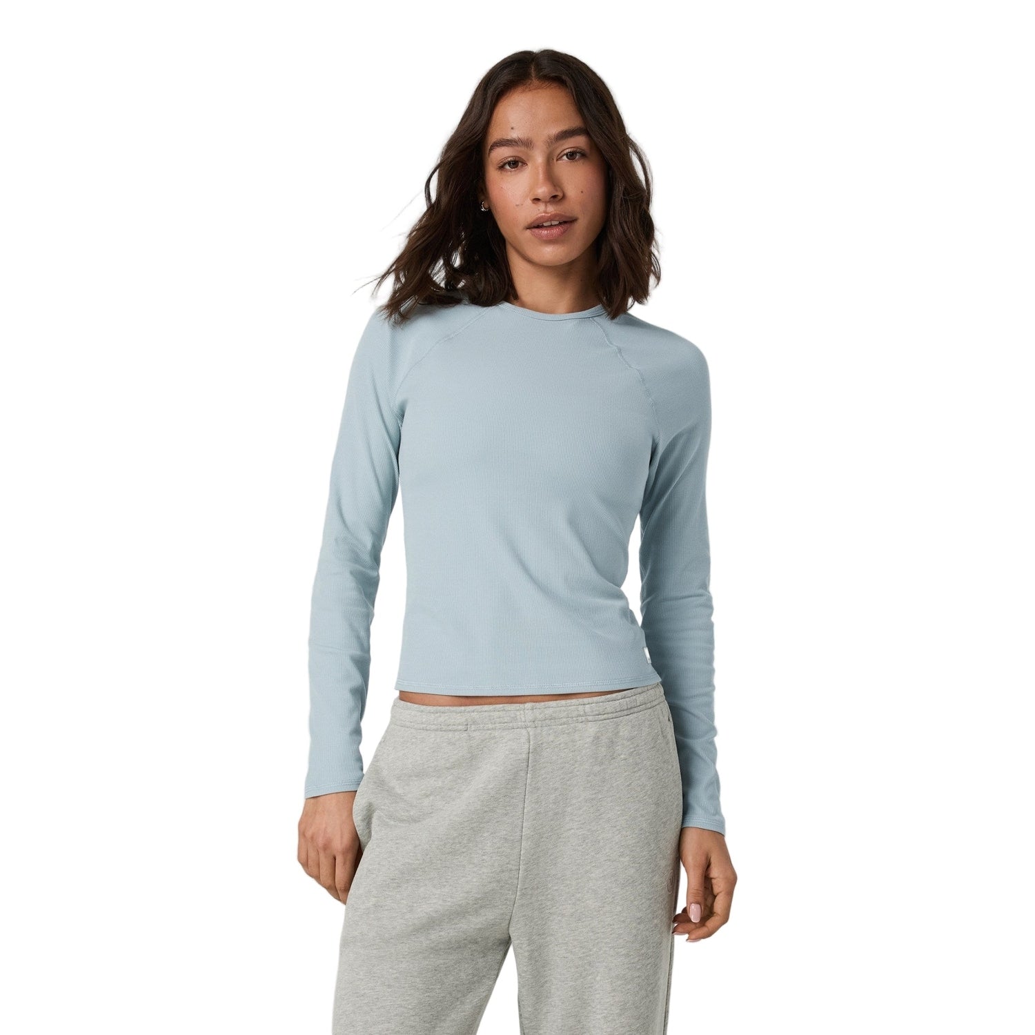 Vuori 02. WOMENS APPAREL - WOMENS LS SHIRTS - WOMENS LS CASUAL Women's Long Sleeve Pose Crew BHZ BLUE HAZE