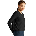 Beyond Yoga 02. WOMENS APPAREL - WOMENS LS SHIRTS - WOMENS LS CASUAL Women's Featherweight Daydreamer Pullover DARKEST NIGHT