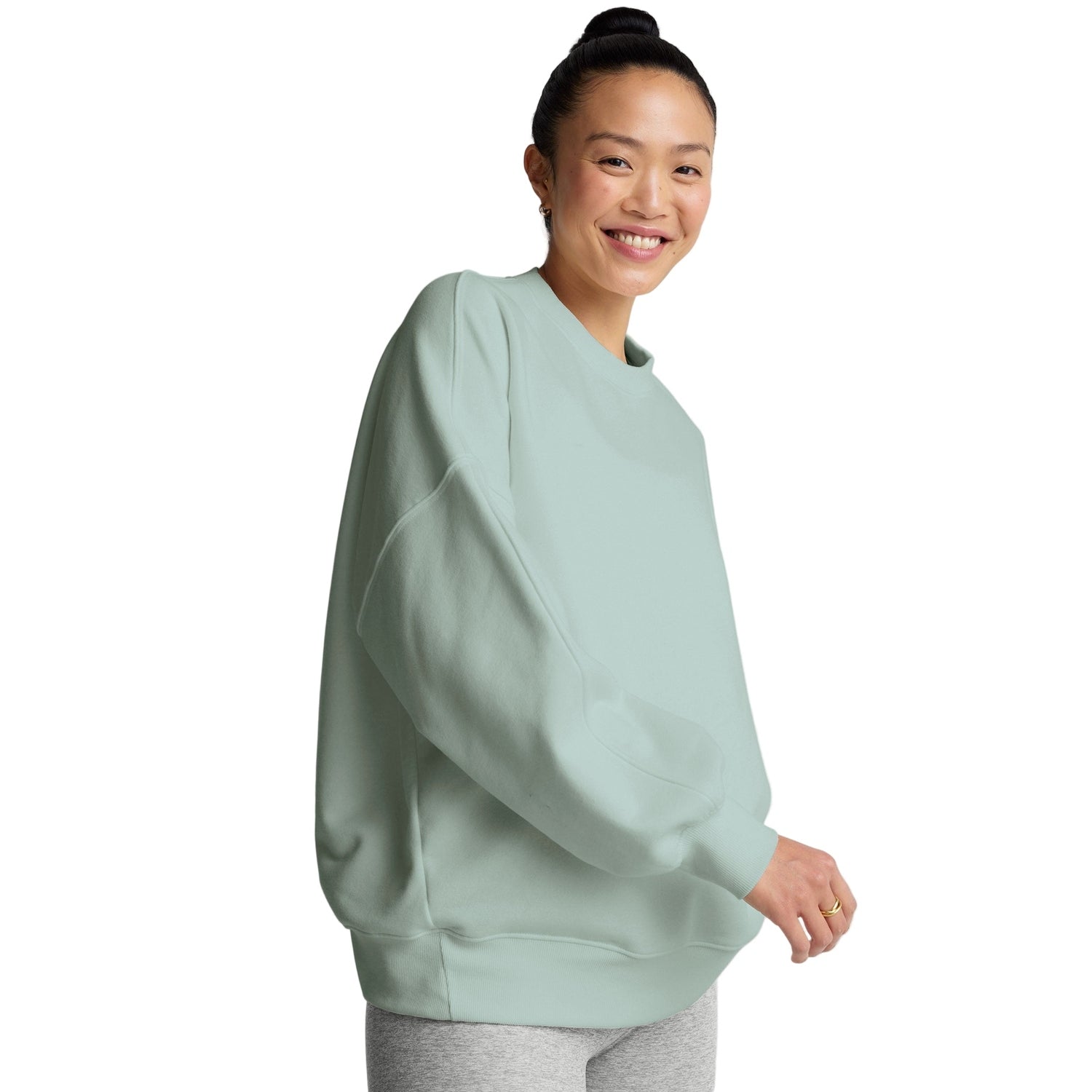 Beyond Yoga 02. WOMENS APPAREL - WOMENS HOODIES|SWEATERS - WOMENS PO SWEATERS Women's Luxefleece Oversized Sweatshirt PALE BLUE
