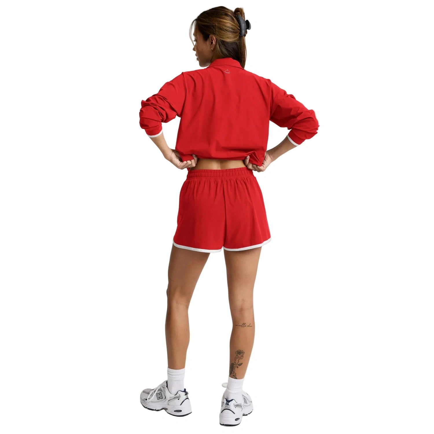 Beyond Yoga 02. WOMENS APPAREL - WOMENS SHORTS - WOMENS SHORTS CASUAL Women's Stretch Woven The Course 2.5" Short CHILI RED