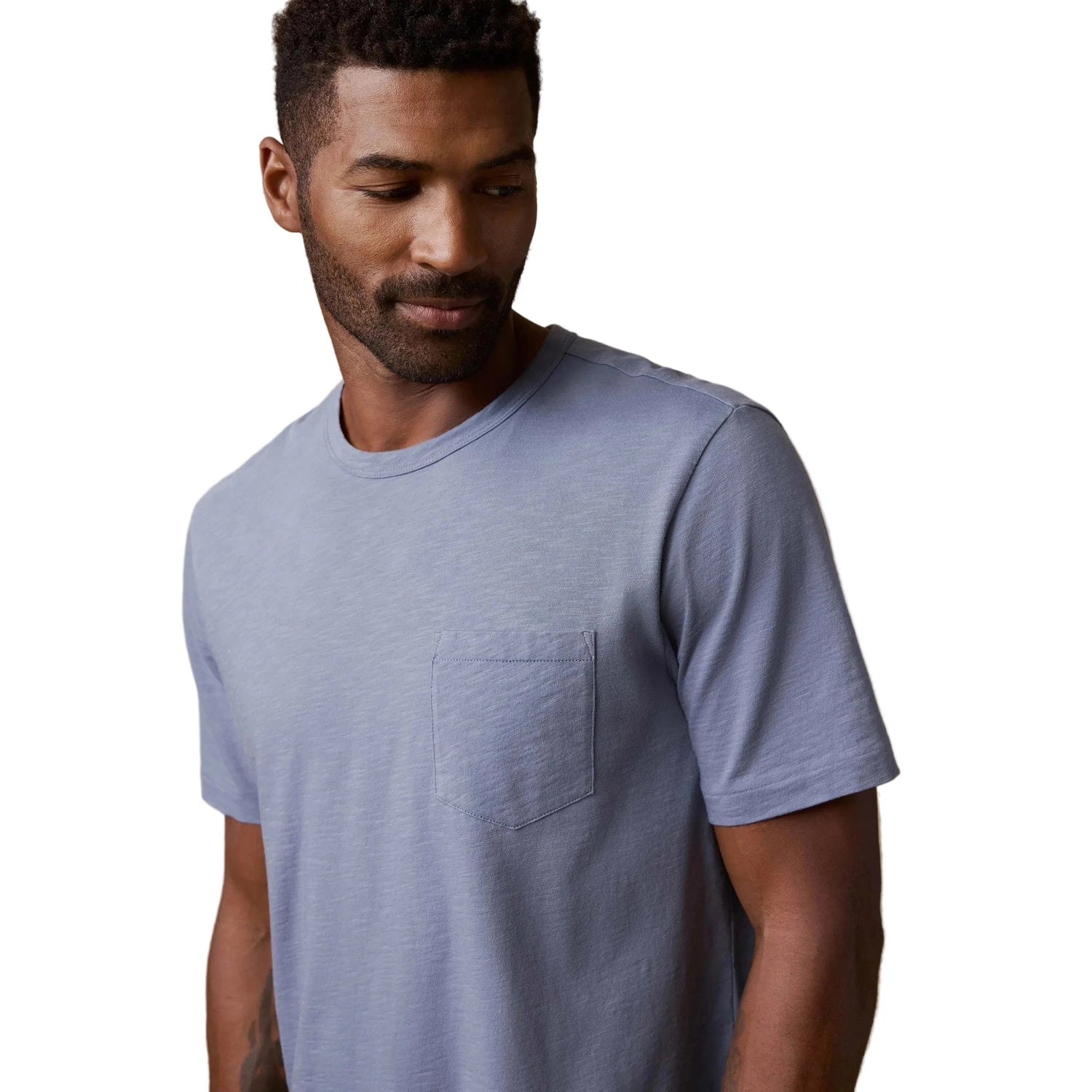 Faherty 01. MENS APPAREL - MENS SS SHIRTS - MENS SS CASUAL Men's Sunwashed Pocket Tee FLT FLINT