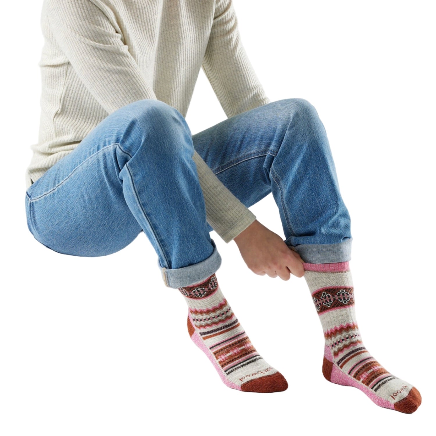Smartwool 06. SOCKS - WOMENS SOCKS - WOMENS SOCKS CREW Women's Everyday Cozy Snowed In Sweater Crew Socks N71 GARDEN PINK
