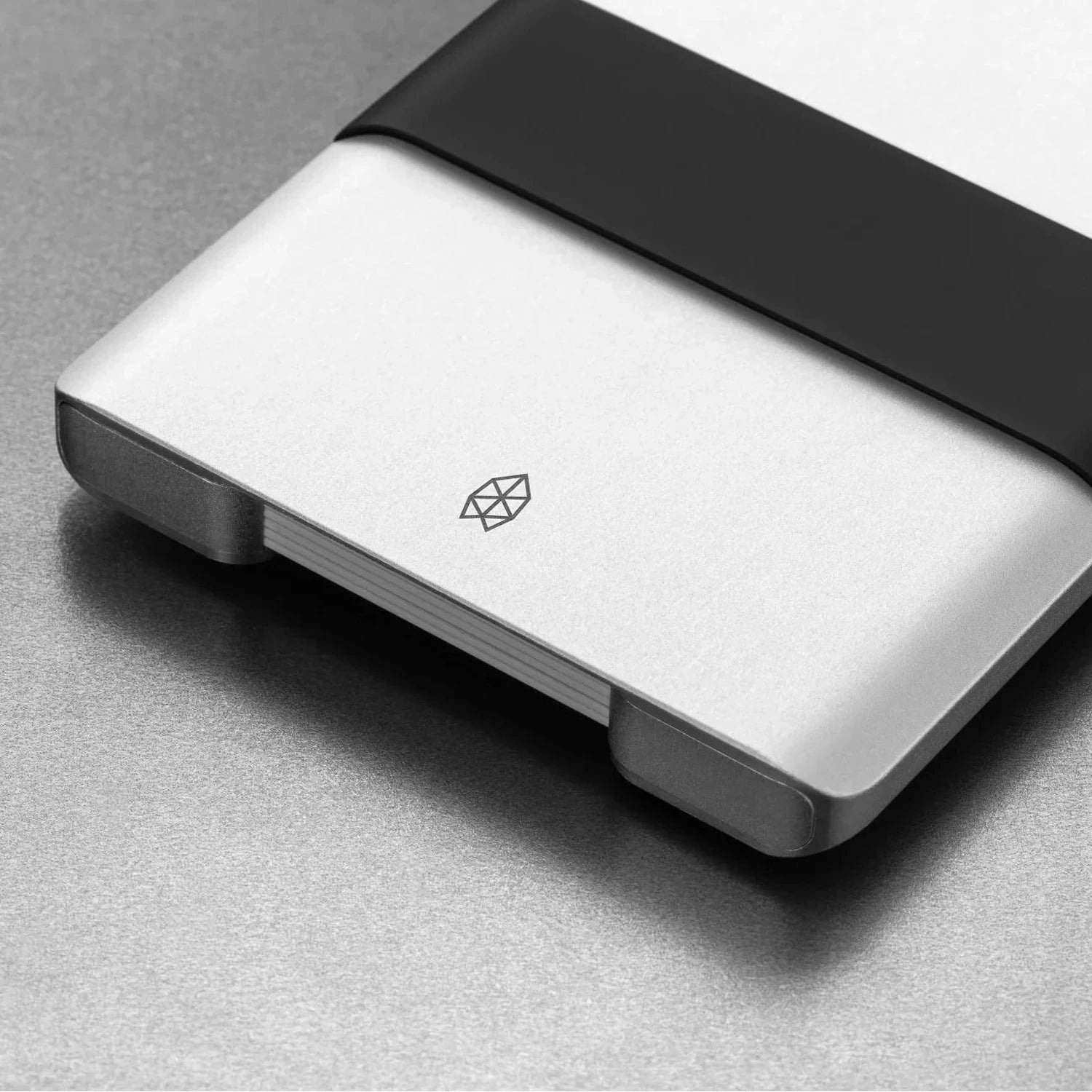 The James Brand 10. GIFTS|ACCESSORIES - MENS ACCESSORIES - MENS WALLETS The Lowe SILVER BLACK