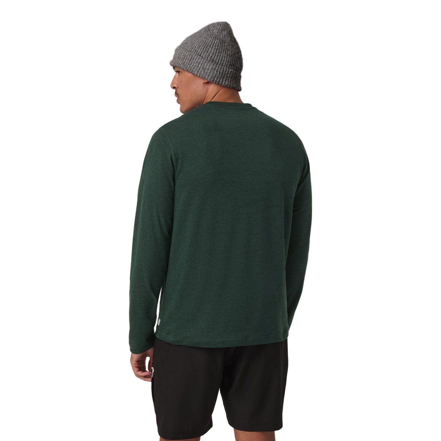 Vuori 01. MENS APPAREL - MENS LS SHIRTS - MENS LS CASUAL Men's Long Sleeve Ponto Performance Tee HEV EVERGREEN HEATHER