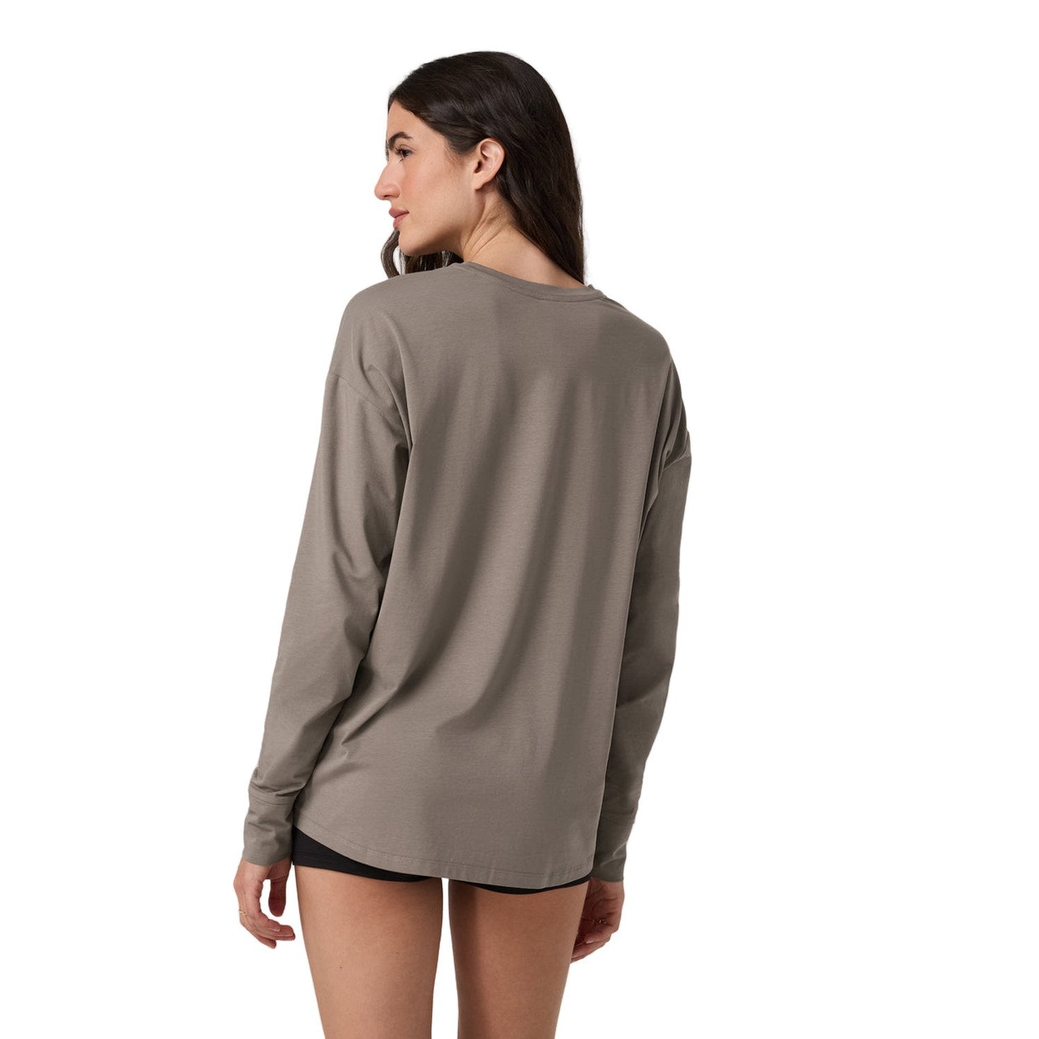 Vuori 02. WOMENS APPAREL - WOMENS LS SHIRTS - WOMENS LS CASUAL Women's Long Sleeve Feather Tee STP SMOKEY TAUPE