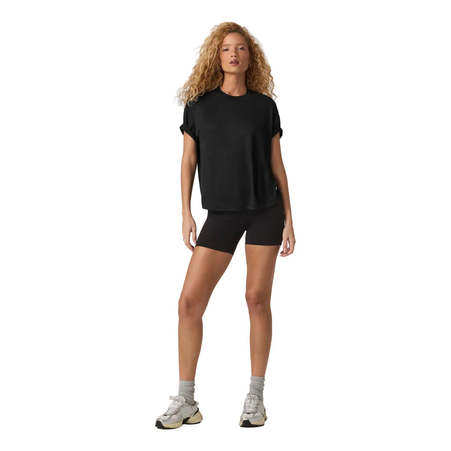 Vuori 02. WOMENS APPAREL - WOMENS SS SHIRTS - WOMENS SS ACTIVE Women's Energy Tee Long HBK BLACK HEATHER