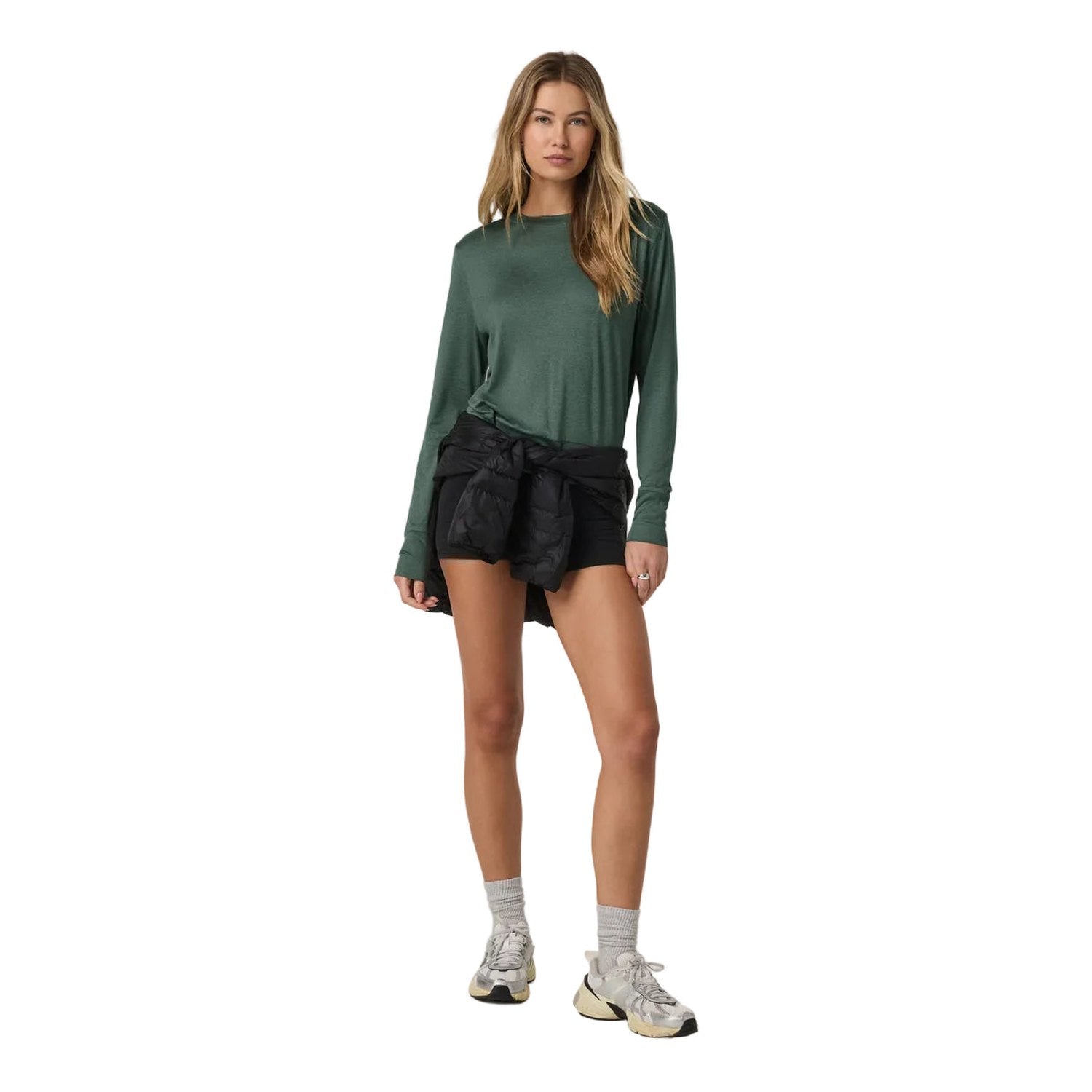 Vuori 02. WOMENS APPAREL - WOMENS LS SHIRTS - WOMENS LS ACTIVE Women's Daydream Crew HGN AGATE GREEN HEATHER