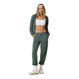 Vuori 02. WOMENS APPAREL - WOMENS PANTS - WOMENS PANTS LOUNGE Women's Halo Modern Sweatpant AGG AGATE GREEN
