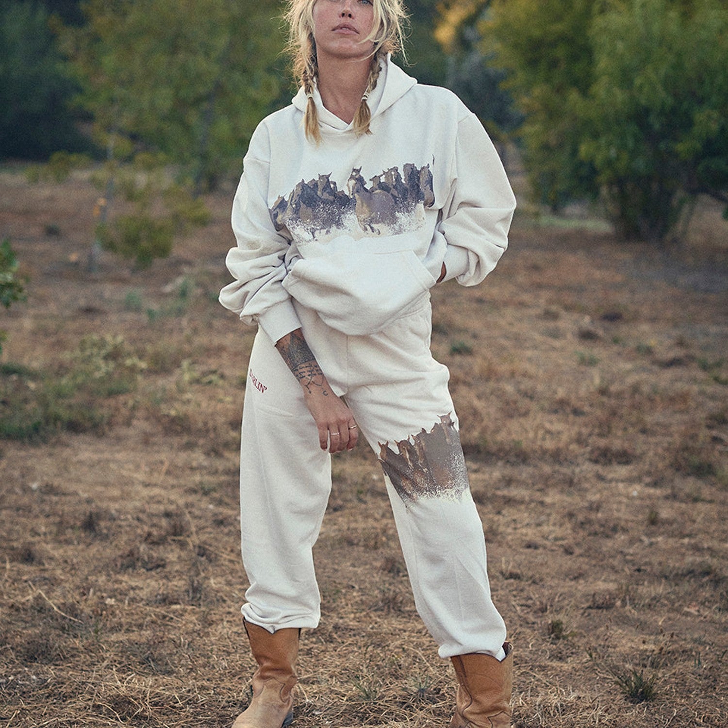 DARLIN' 02. WOMENS APPAREL - WOMENS HOODIES|SWEATERS - WOMENS PO HOODY Women's Wild Horses Hoodie CREME