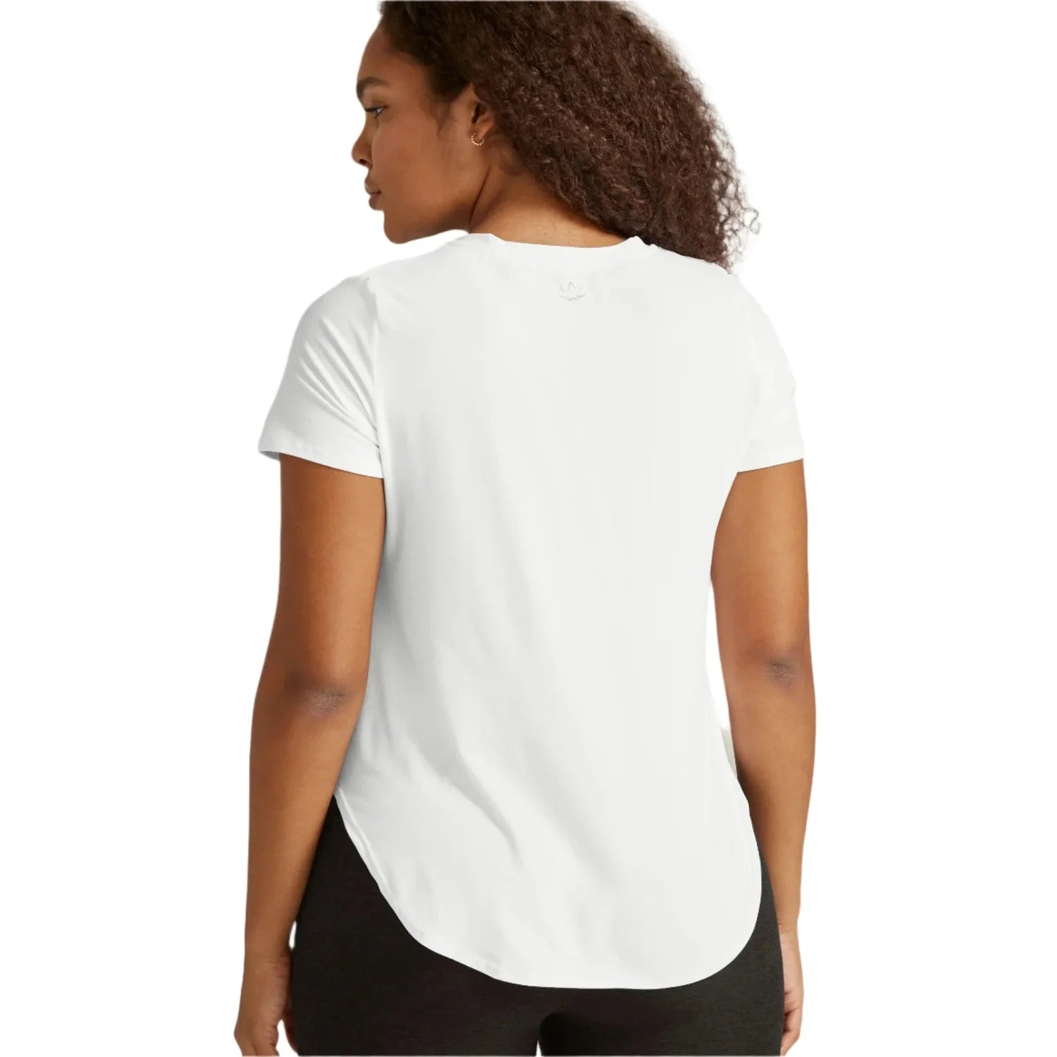Beyond Yoga 02. WOMENS APPAREL - WOMENS SS SHIRTS - WOMENS SS ACTIVE Women's Featherweight On The Down Low Tee CLOUD WHITE