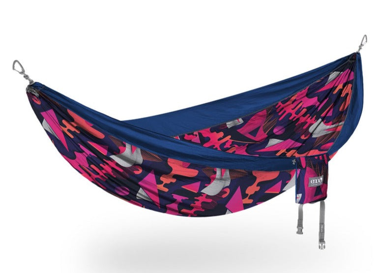 Eagles Nest Outfitters 17. CAMPING ACCESS - HAMMOCKS DoubleNest Print Hammock SYNTHWAVE | SAPPHIRE