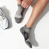 Feetures 06. SOCKS - MENS SOCKS - MENS SOCKS LOW Elite Light Cushion No Show Tab Socks GRAY