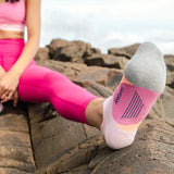 Feetures 06. SOCKS - MENS SOCKS - MENS SOCKS LOW Elite Light Cushion No Show Tab Socks PINK BLITZ