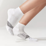 Feetures 06. SOCKS - MENS SOCKS - MENS SOCKS CREW Men's Elite Light Cushion Quarter WHITE (S24)