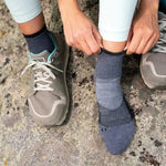 Feetures 06. SOCKS - MENS SOCKS - MENS SOCKS CREW Men's Elite Trail Max Cushion Quarter GRAY