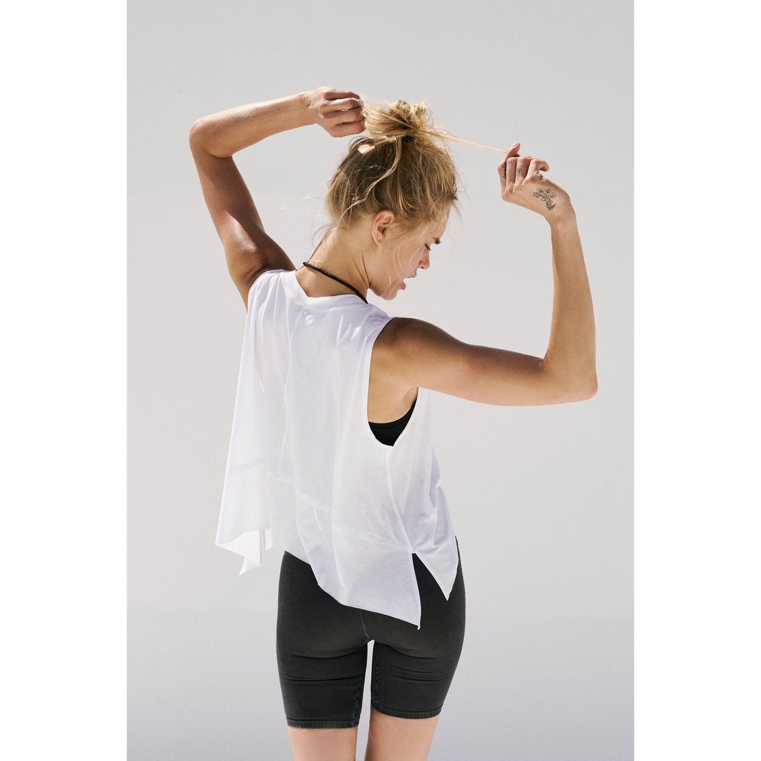 FP Movement 02. WOMENS APPAREL - WOMENS SS SHIRTS - WOMENS TANK ACTIVE Women's Tempo Tank 1100 WHITE