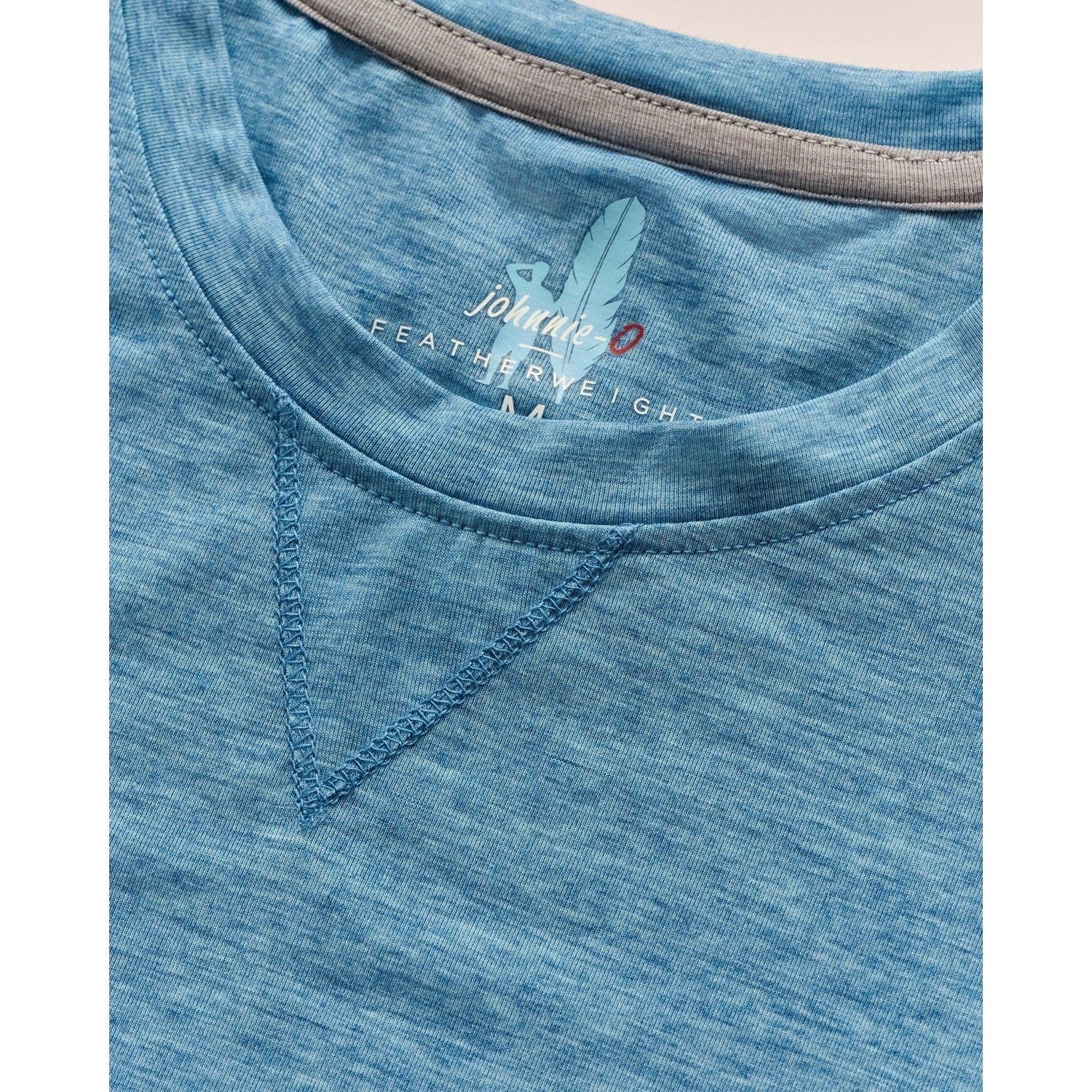 johnnie-O 01. MENS APPAREL - MENS T-SHIRTS - MENS T-SHIRT SS Men's The Course Performance T-Shirt BARRELS BLUE