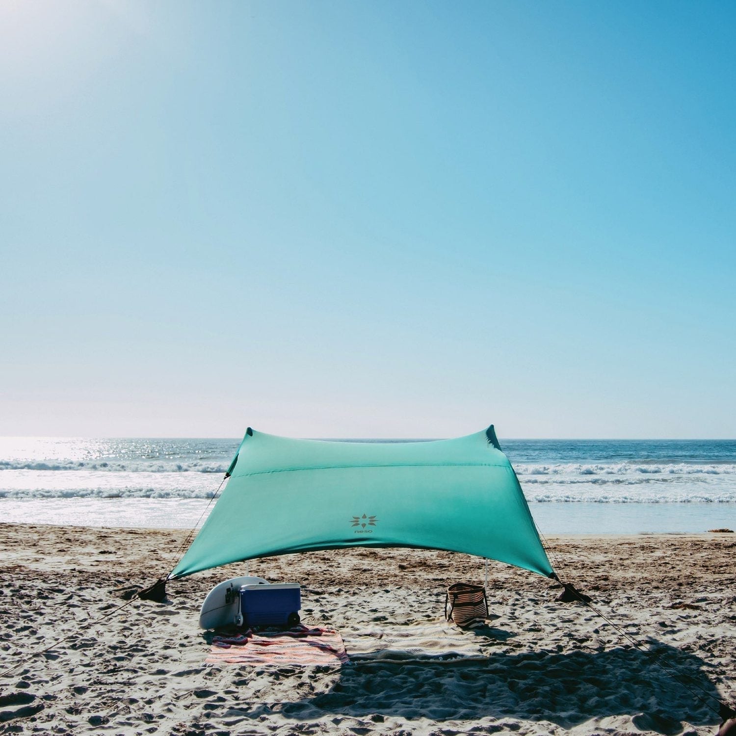 Neso 12. HARDGOODS - TENTS - TENTS SUN|BEACH The Neso Grande Tent TEAL