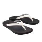 OluKai 05. WOMENS FOOTWEAR - WOMENS SANDALS - WOMENS SANDALS CASUAL Women's Puawe 4R40 WHITE | BLACK