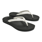 OluKai 05. WOMENS FOOTWEAR - WOMENS SANDALS - WOMENS SANDALS CASUAL Women's 'Uiki WBLR BRIGHT WHITE | LAVA ROCK