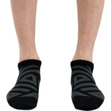 On Running 06. SOCKS - MENS SOCKS - MENS SOCKS LOW On Performance Low Sock BLACK | SHADOW