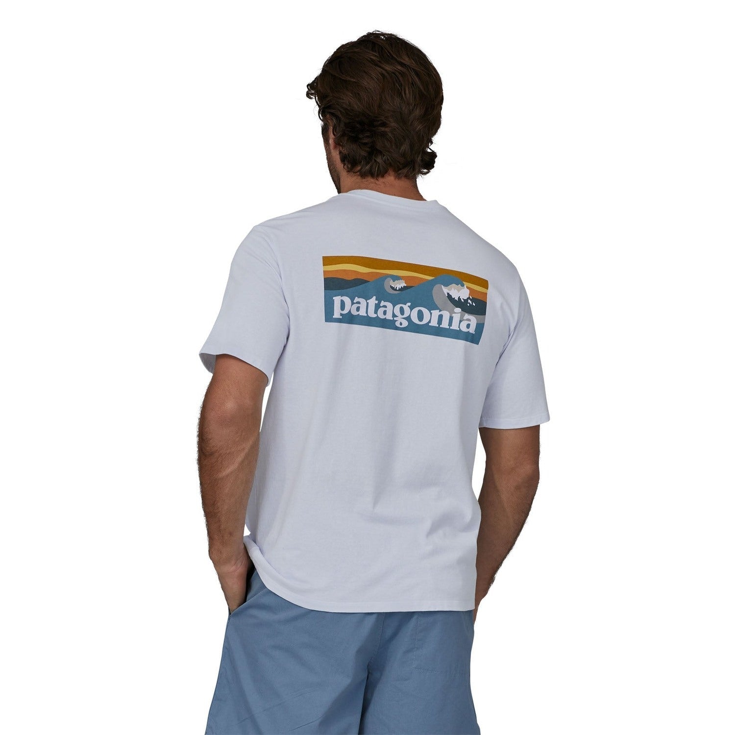 Patagonia 01. MENS APPAREL - MENS T-SHIRTS - MENS T-SHIRT SS Men's Boardshort Logo Pocket Responsibili-Tee WHI WHITE