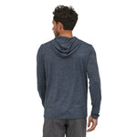 Patagonia 01. MENS APPAREL - MENS LS SHIRTS - MENS LS HOODY Men's Capilene® Cool Daily Hoody SMOLDER BLUE - LIGHT SMOLDER BLUE X-DYE