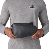 Patagonia 01. MENS APPAREL - MENS VEST - MENS VEST INSULATED Men's Down Sweater™ Vest BLK BLACK