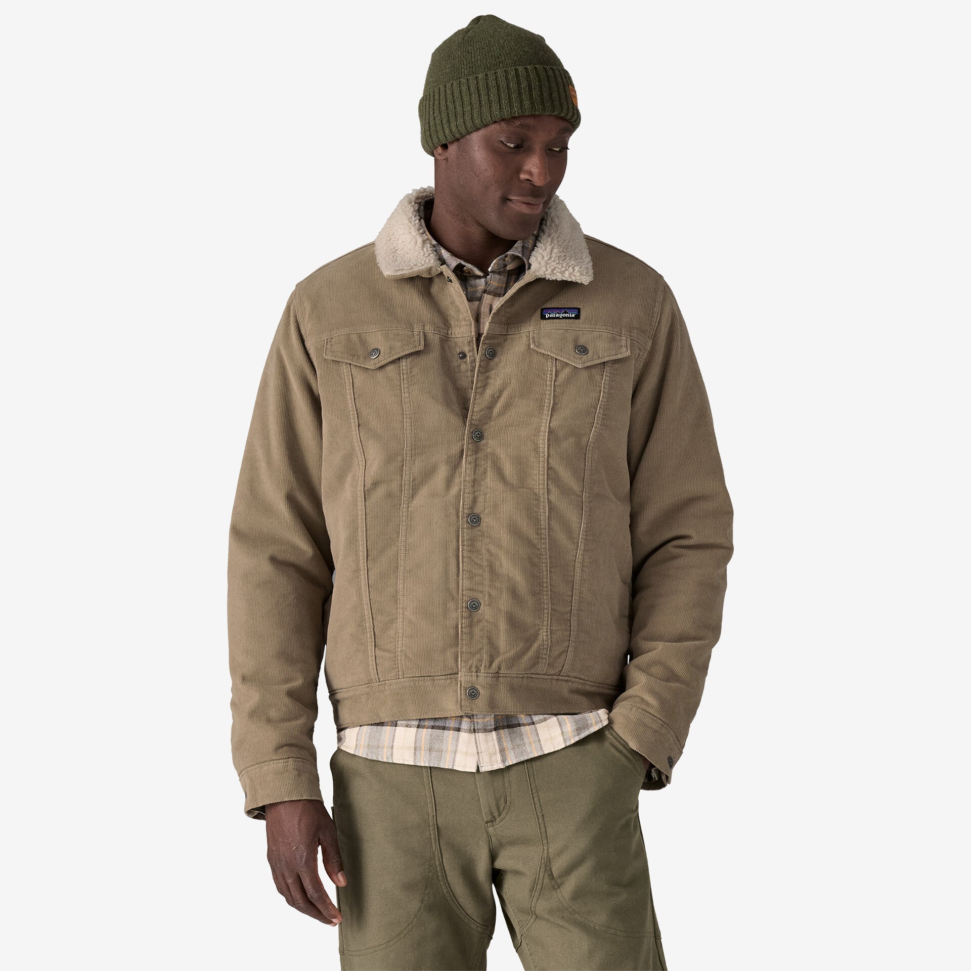 Patagonia 01. MENS APPAREL - MENS JACKETS - MENS JACKETS CASUAL Men's Pile Lined Trucker Jacket MJVK MOJAVE KHAKI