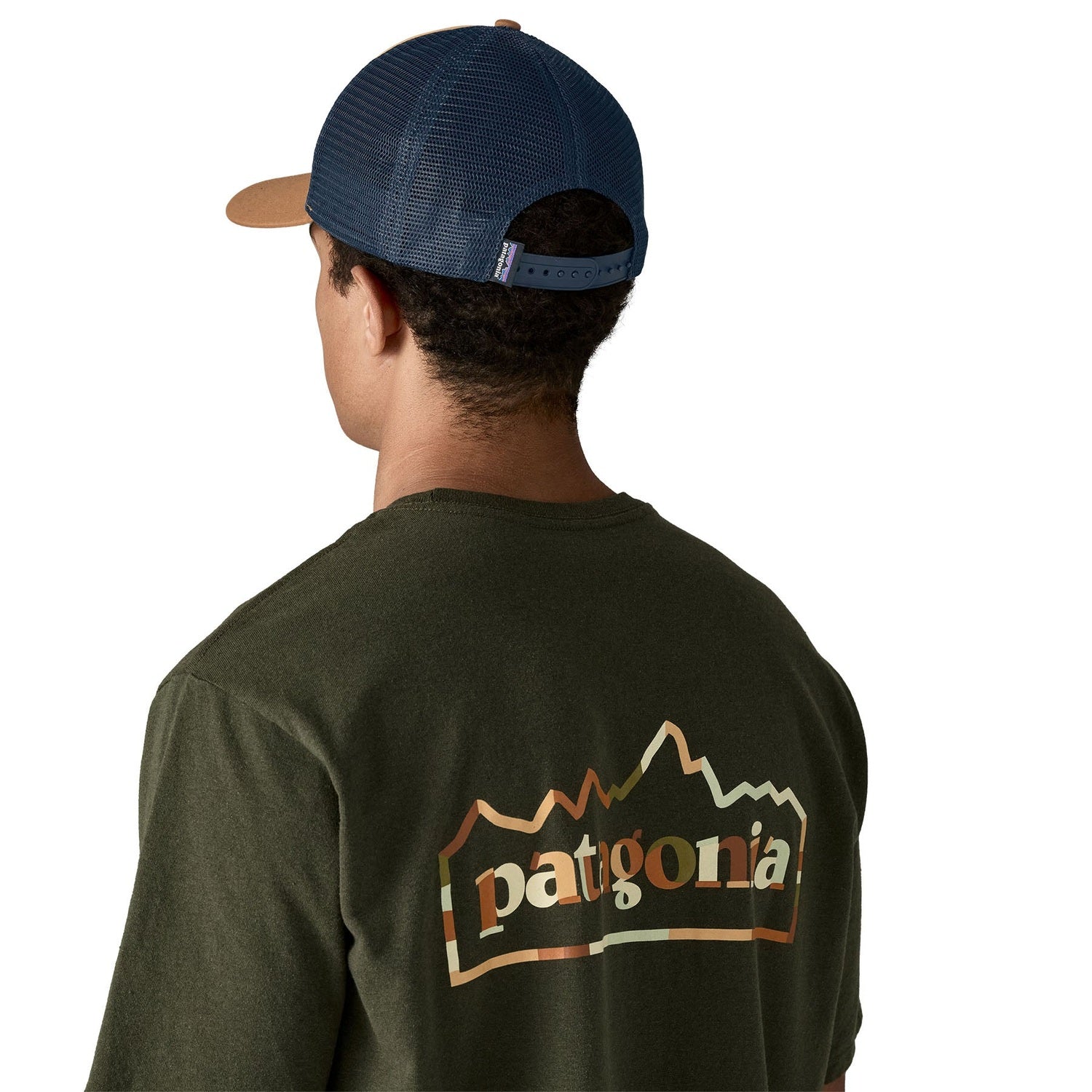 Patagonia 11. HATS - HATS BILLED - HATS BILLED P-6 Logo LoPro Trucker Hat TNGO TALON GOLD