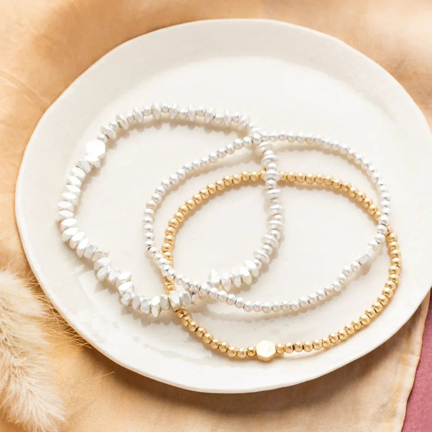 Scout Curated Wears 10. GIFTS|ACCESSORIES - WOMENS ACCESSORIES - WOMENS JEWELRY Mini Metal Stacking Bracelet BALL BEADS GOLD