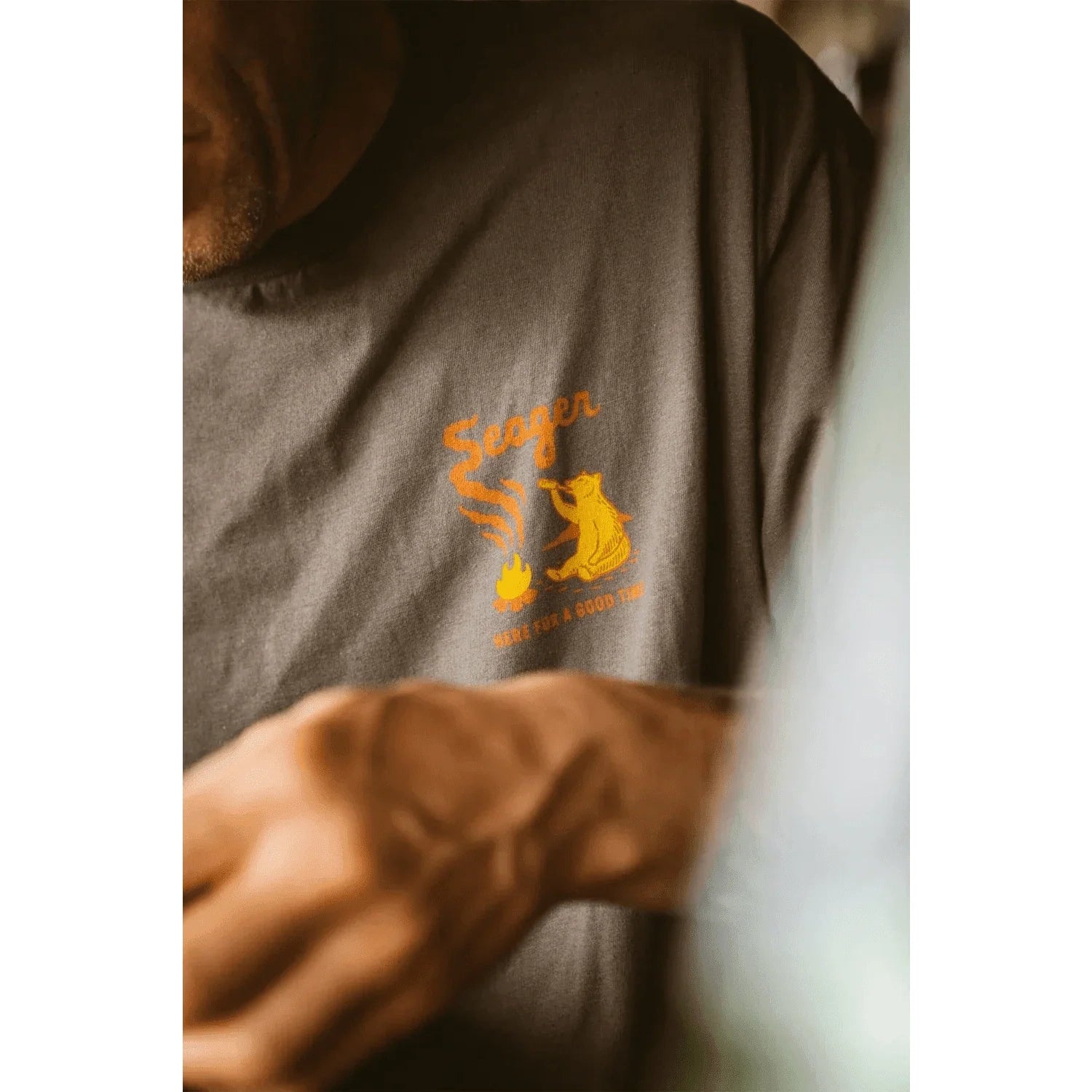 Seager 01. MENS APPAREL - MENS T-SHIRTS - MENS T-SHIRT SS Men's Smokey Tee COAL