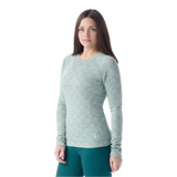 Smartwool 02. WOMENS APPAREL - WOMENS SKI - WOMENS THERMAL TOPS Women's Classic Thermal Merino Base Layer Crew P16 ARCTIC GREEN DIGI SNOW