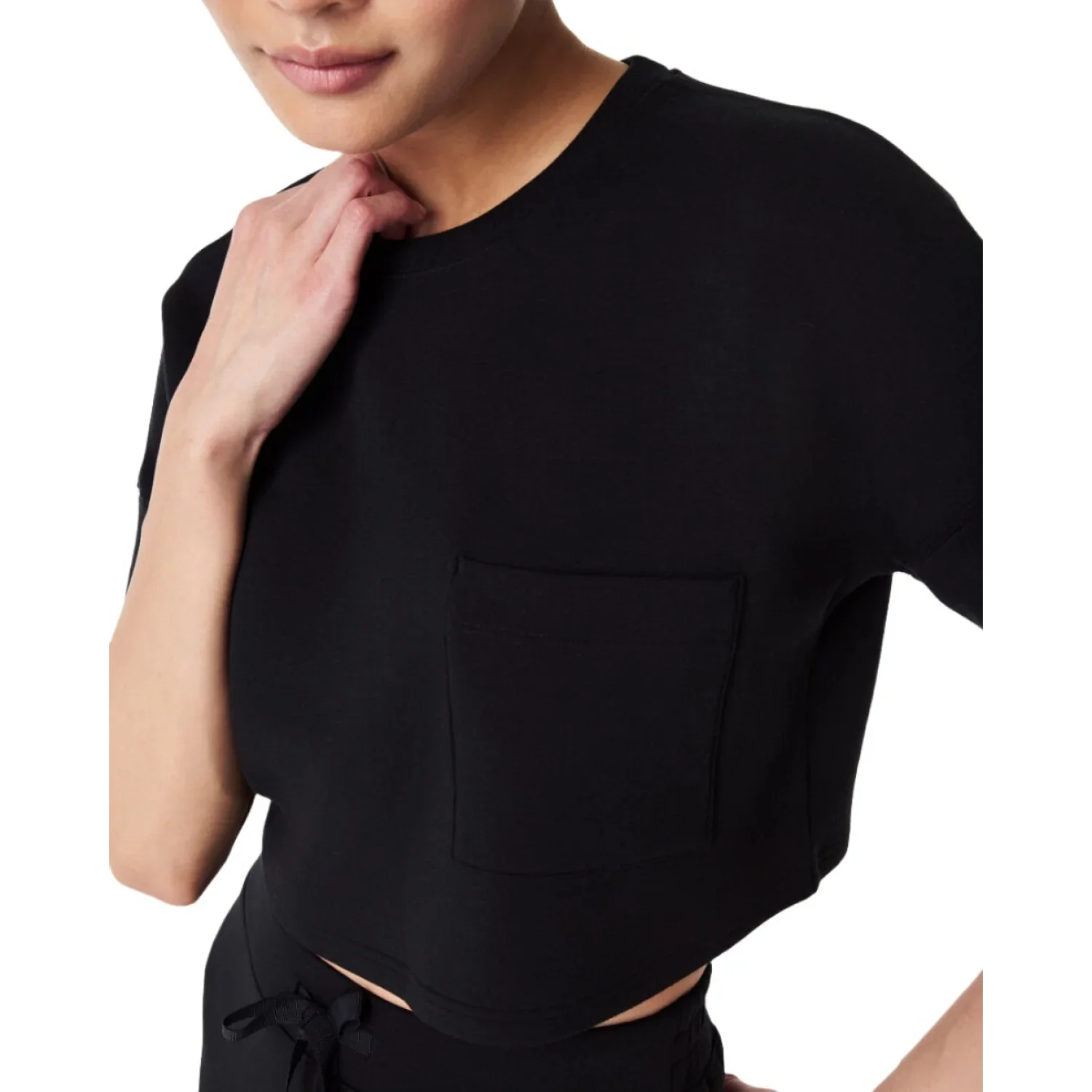 SPANX 02. WOMENS APPAREL - WOMENS SS SHIRTS - WOMENS SS CASUAL Women's AirEssentials Cropped Pocket Tee VERY BLACK