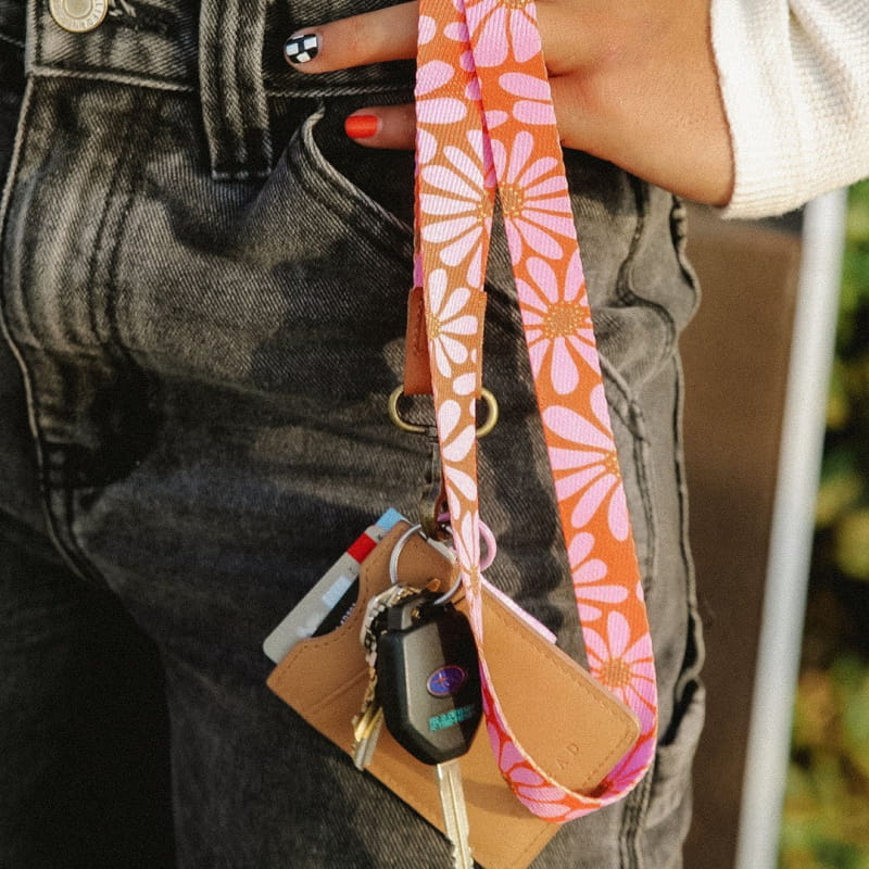 Thread 21. GENERAL ACCESS - GIFTS Neck Lanyard EMMELINE