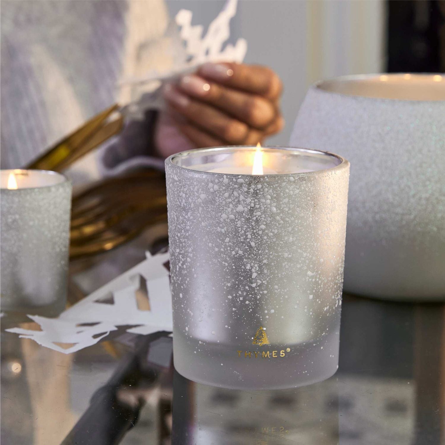 Thymes 10. GIFTS|ACCESSORIES - GIFT - CANDLES Frasier Fir Flocked 6.5 oz Poured Candle