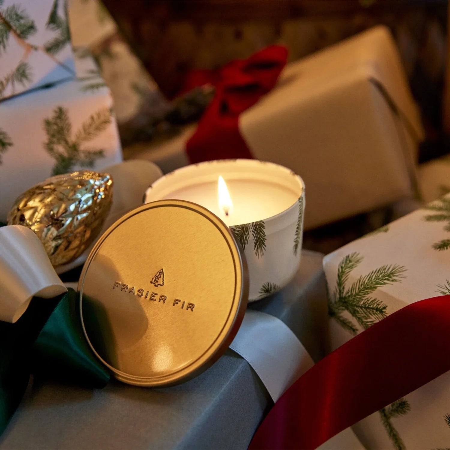 Thymes 10. GIFTS|ACCESSORIES - GIFT - CANDLES Frasier Fir Poured Candle Tin Gold Lid