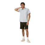 Vuori 01. MENS APPAREL - MENS SS SHIRTS - MENS SS BUTTON UP Men's Short Sleeve Bridge Button Down FGL FROST GREY WATER LILY