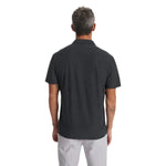 Vuori 01. MENS APPAREL - MENS SS SHIRTS - MENS SS POLO Men's Strato Tech Polo CHARCOAL HEATHER