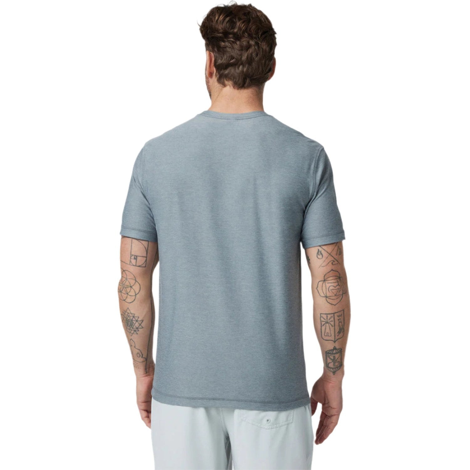 Vuori 01. MENS APPAREL - MENS SS SHIRTS - MENS SS ACTIVE Men's Strato Tech Tee HYU DUSTY BLUE HEATHER