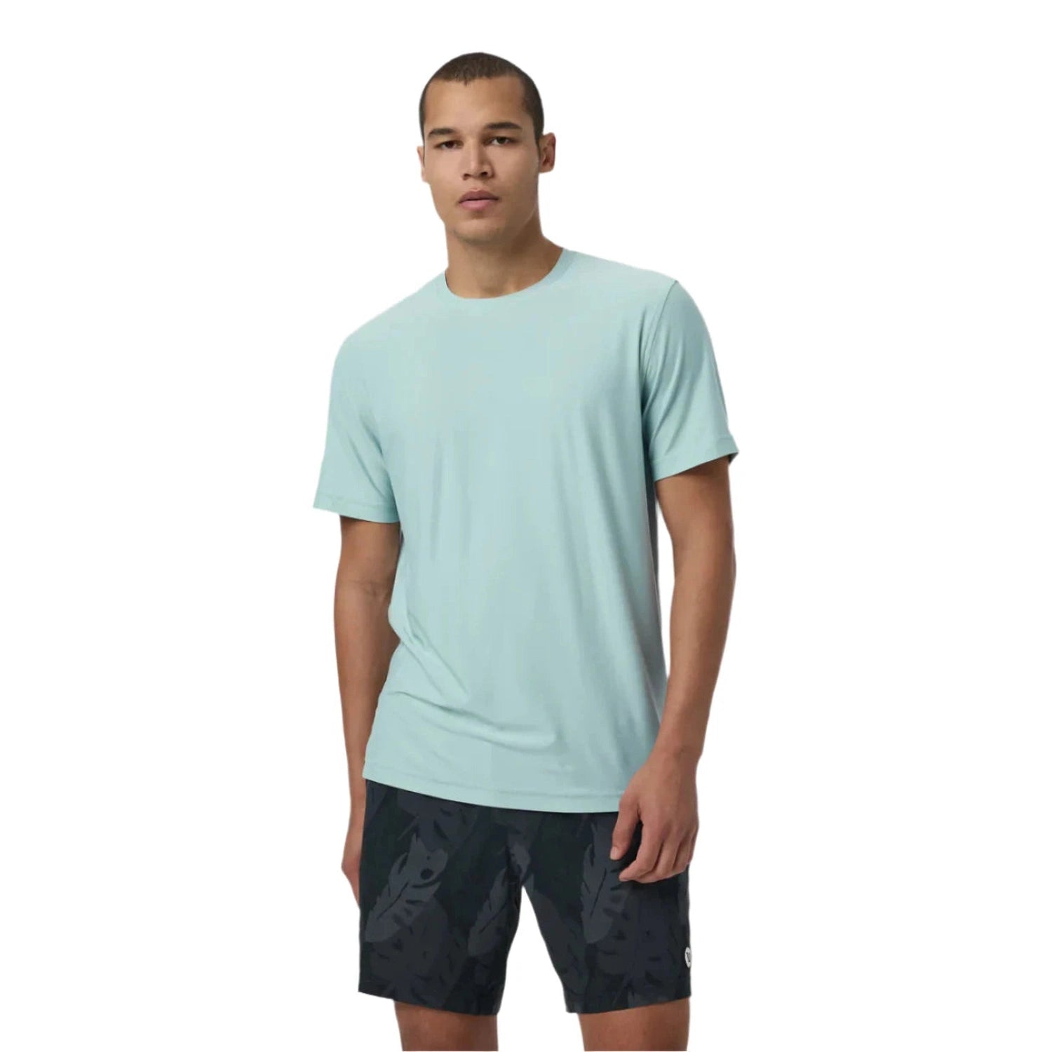 Vuori 01. MENS APPAREL - MENS SS SHIRTS - MENS SS ACTIVE Men's Strato Tech Tee SAS SEA SPRAY