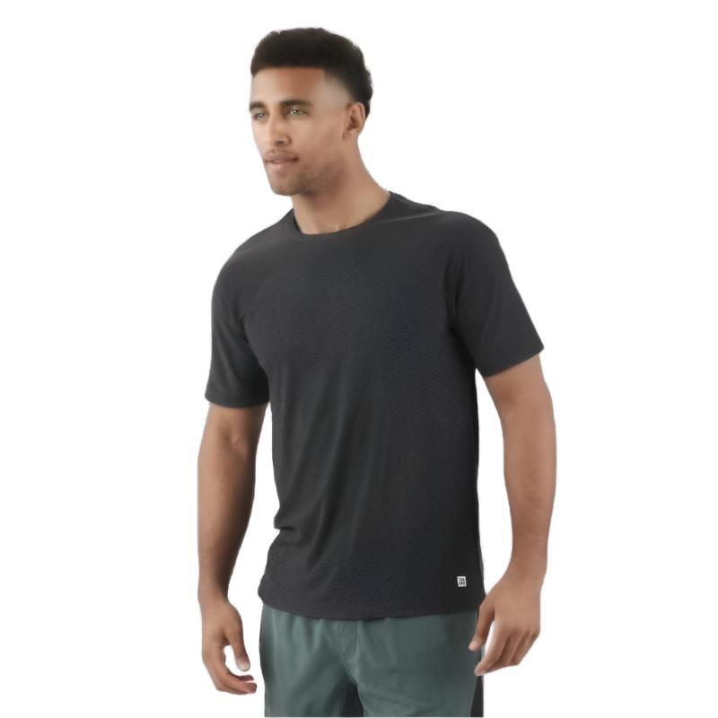 Vuori 01. MENS APPAREL - MENS SS SHIRTS - MENS SS ACTIVE Men's Strato Tech Tee CHARCOAL HEATHER