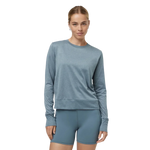 Vuori 02. WOMENS APPAREL - WOMENS LS SHIRTS - WOMENS LS ACTIVE Women's Daydream Crew HAB SMOKE BLUE HEATHER