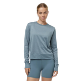 Vuori 02. WOMENS APPAREL - WOMENS LS SHIRTS - WOMENS LS ACTIVE Women's Daydream Crew HAB SMOKE BLUE HEATHER