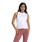 Vuori 02. WOMENS APPAREL - WOMENS SS SHIRTS - WOMENS TANK ACTIVE Women's Energy Top Long WHT WHITE