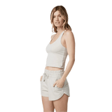 Vuori 02. WOMENS APPAREL - WOMENS SS SHIRTS - WOMENS TANK ACTIVE Women's Halo Performance Crop 2.0 HEE ECRU HEATHER