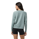 Vuori 02. WOMENS APPAREL - WOMENS HOODIES|SWEATERS - WOMENS PO SWEATERS Women's Long Sleeve Halo Crew HVP VINTAGE PISTACHIO HEATHER