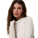 Vuori 02. WOMENS APPAREL - WOMENS HOODIES|SWEATERS - WOMENS PO SWEATERS Women's Long Sleeve Halo Crew HEE ECRU HEATHER