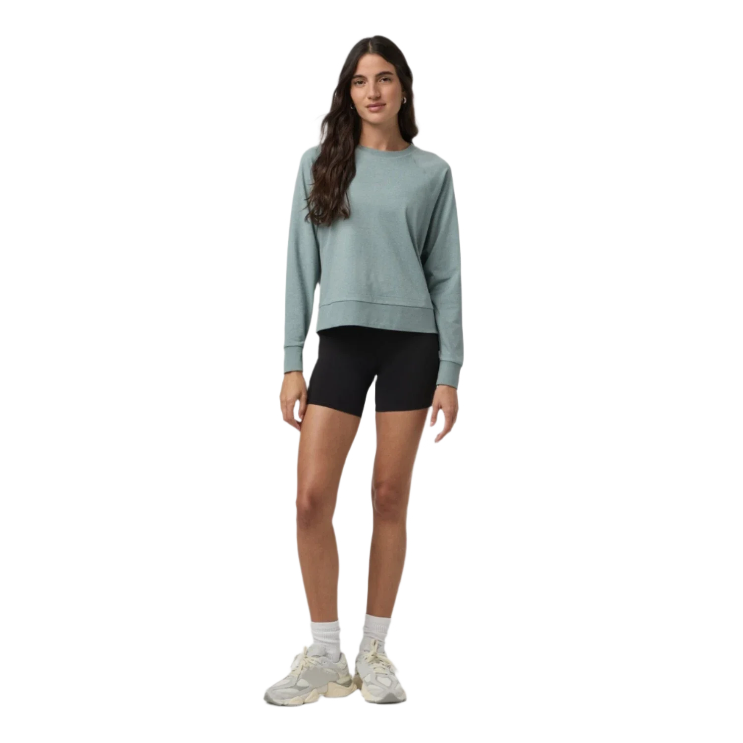 Vuori 02. WOMENS APPAREL - WOMENS HOODIES|SWEATERS - WOMENS PO SWEATERS Women's Long Sleeve Halo Crew HVP VINTAGE PISTACHIO HEATHER