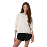 Vuori 02. WOMENS APPAREL - WOMENS HOODIES|SWEATERS - WOMENS PO SWEATERS Women's Long Sleeve Halo Crew HEE ECRU HEATHER